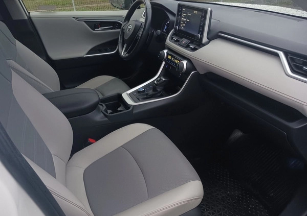 Toyota RAV4 cena 139800 przebieg: 155500, rok produkcji 2020 z Kosów Lacki małe 211